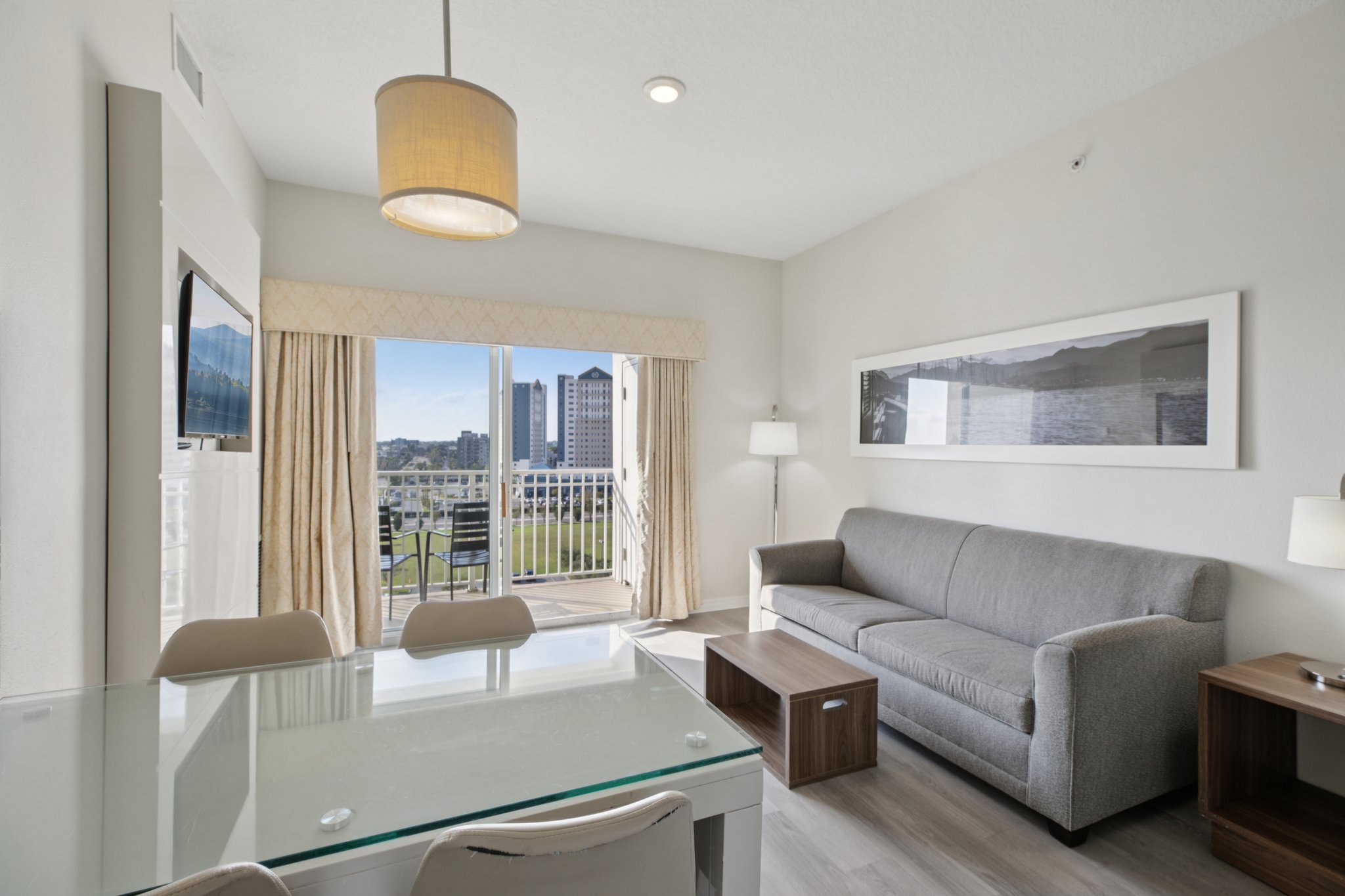 Universal Blvd 905-S2411-011.jpg