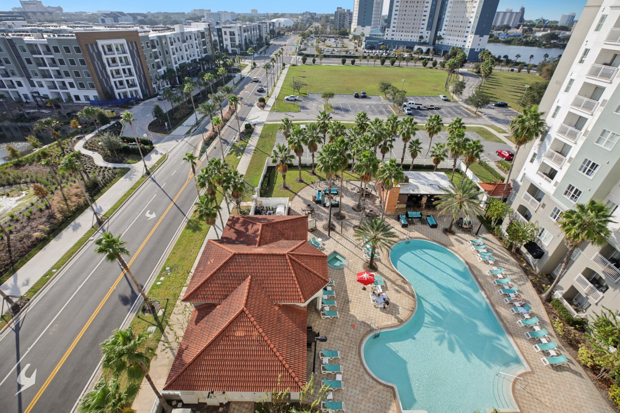 Universal Blvd 905-S2411-013.jpg