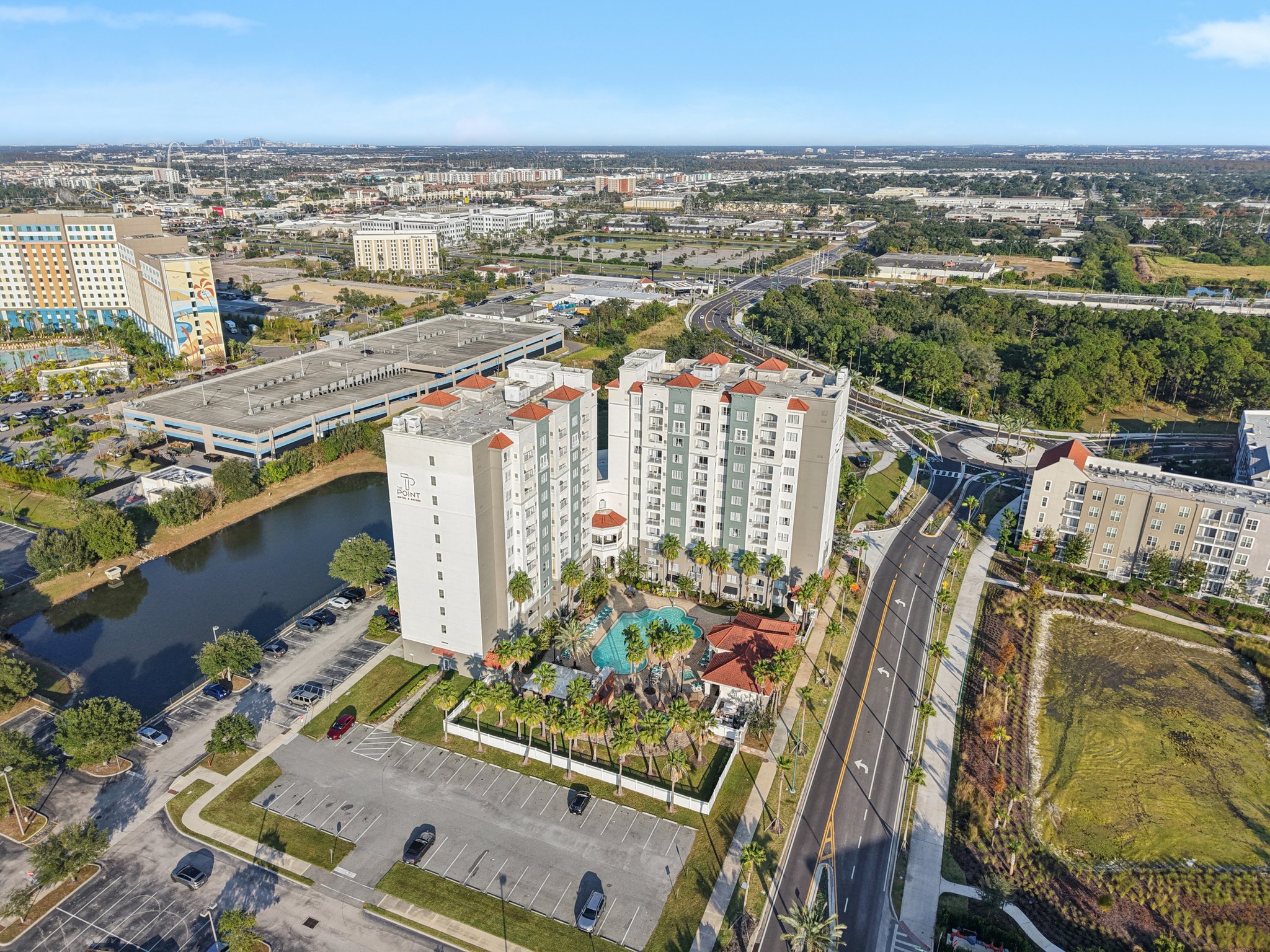 Universal Blvd 905-S2411-030.jpg