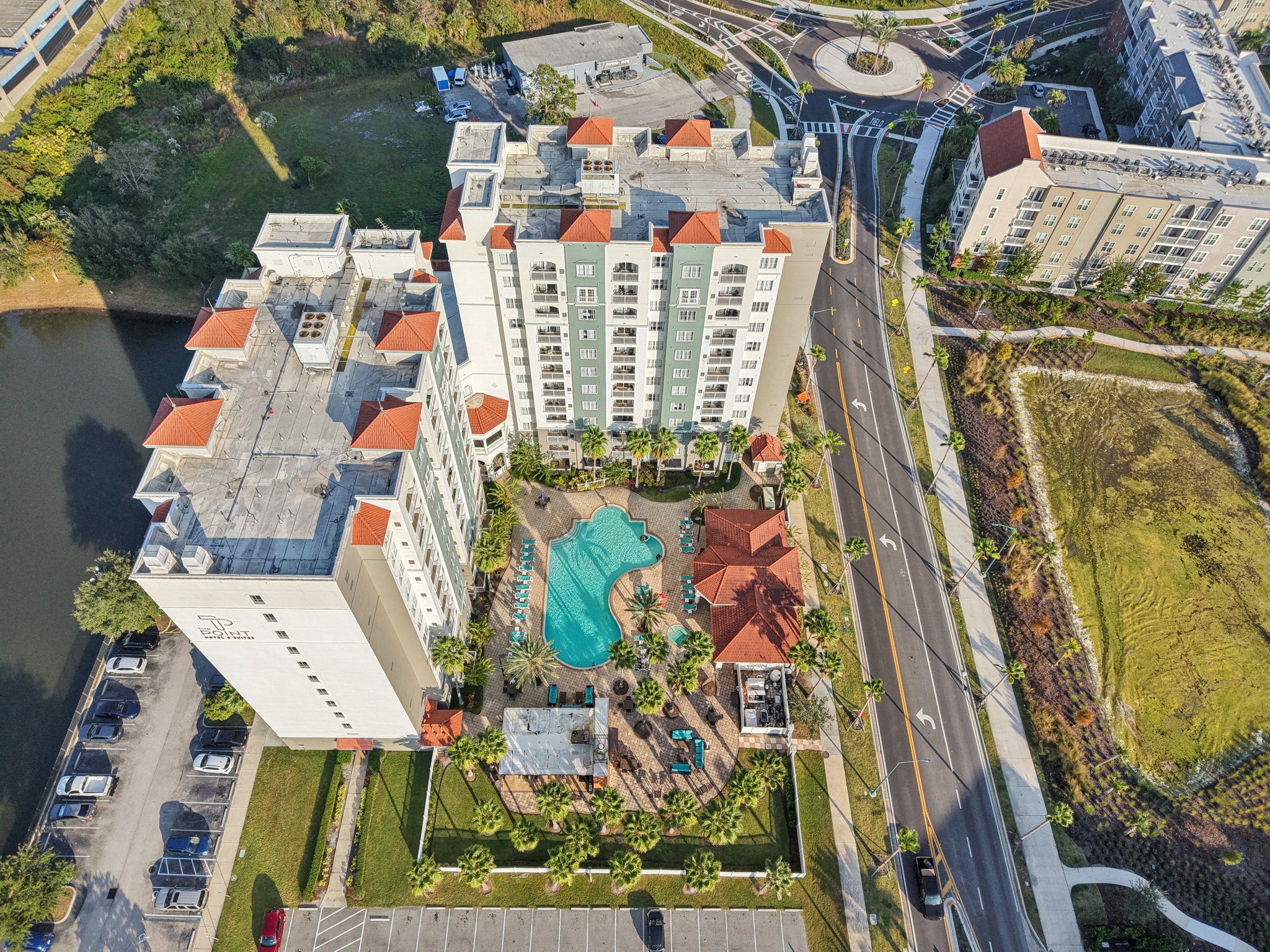 Universal Blvd 905-S2411-037.jpg