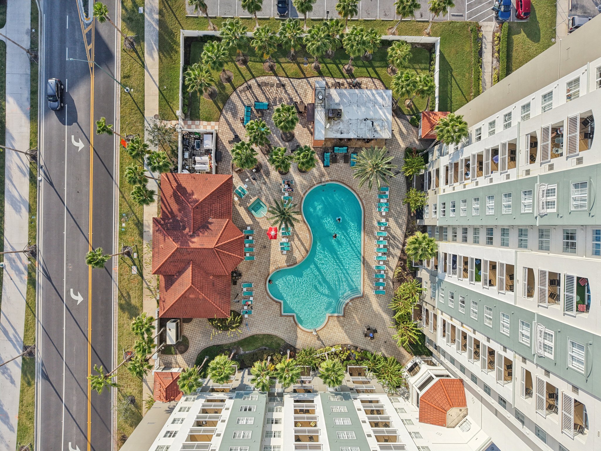 Universal Blvd 905-S2411-040.jpg