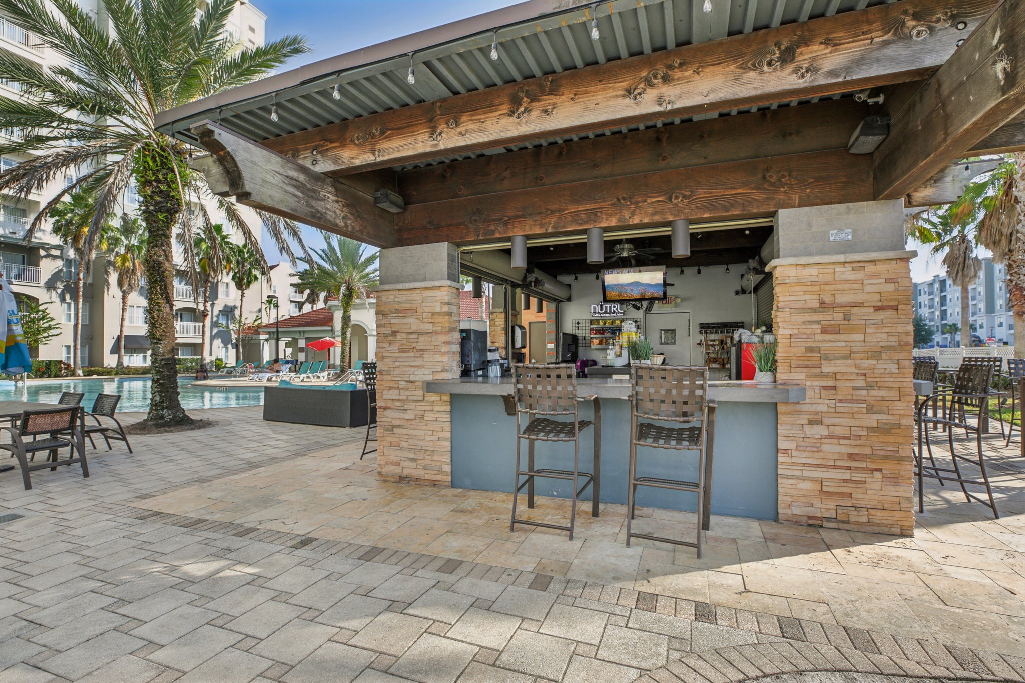 Universal Blvd 905-2411-903.jpg