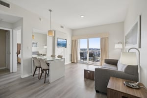 Universal Blvd 905-S2411-007.jpg