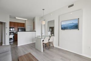 Universal Blvd 905-S2411-008.jpg