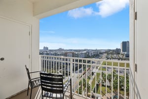 Universal Blvd 905-S2411-012.jpg