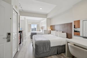 Universal Blvd 905-S2411-022.jpg