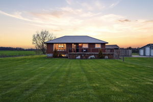  Photo 0