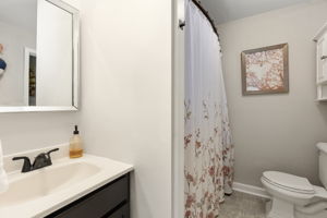  Photo 32