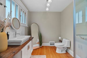  Photo 9