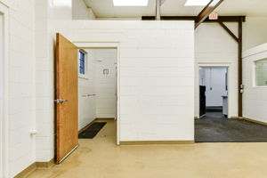  Photo 33