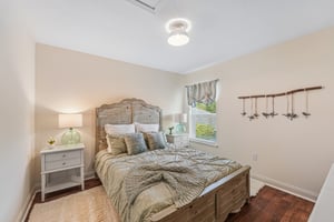 Settlers Landing Dr-S1306-036.jpg
