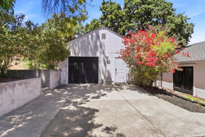  Photo 48