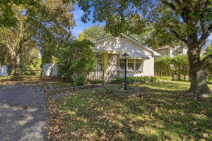  Photo 0
