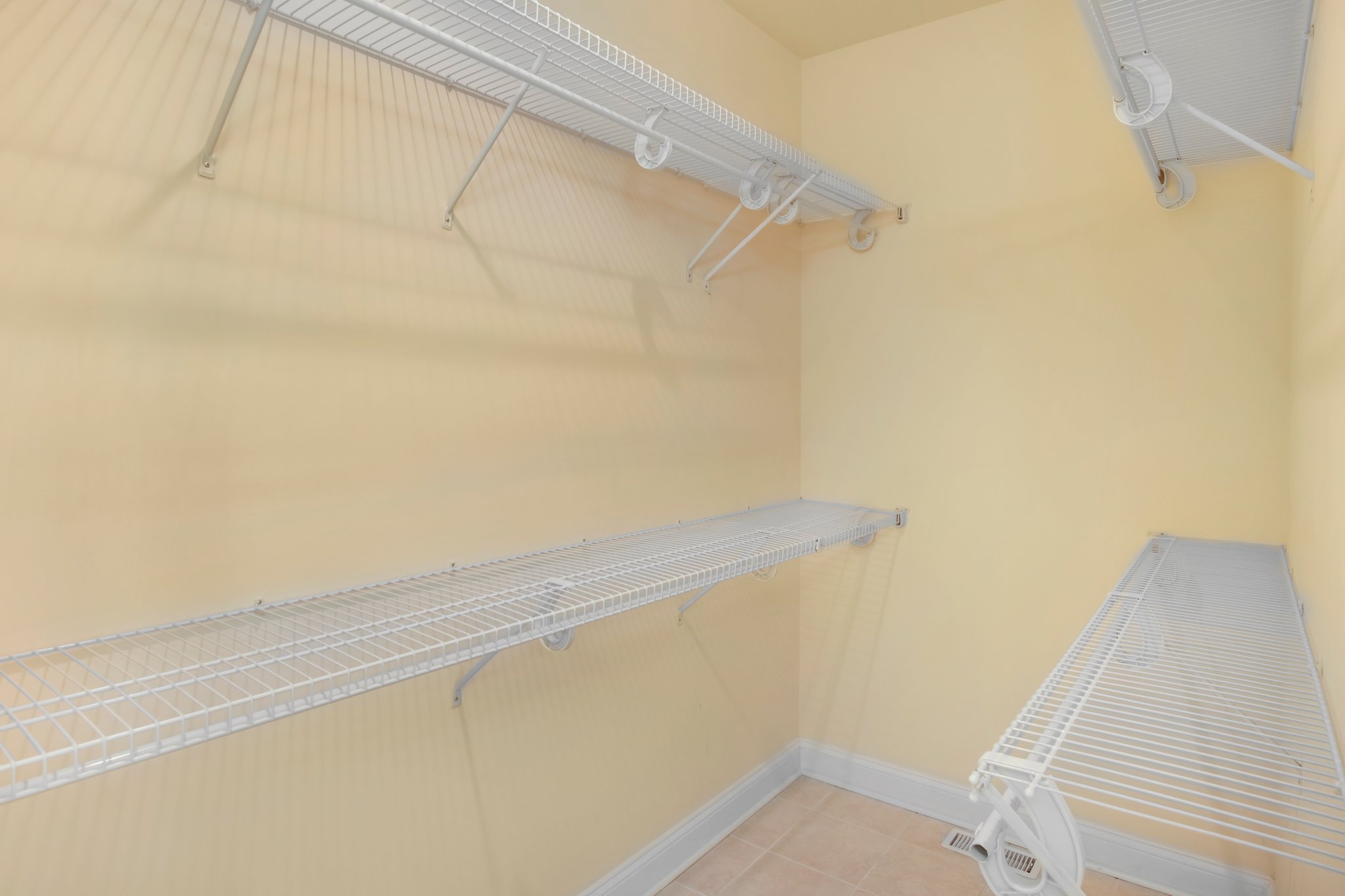 Owner's Bathroom - Walk-In Closet