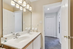 Signal Hill Rd-S1604-043.jpg