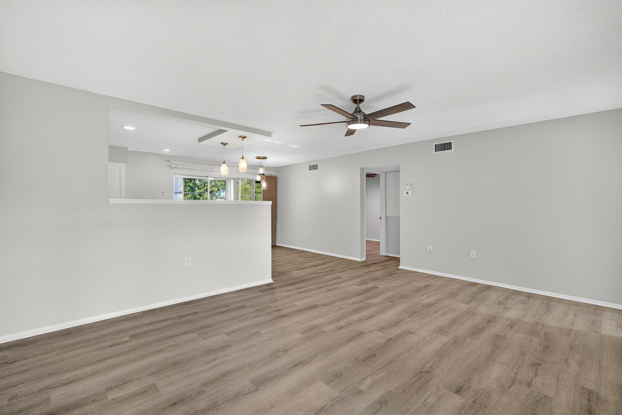 Living Room 2 of 4