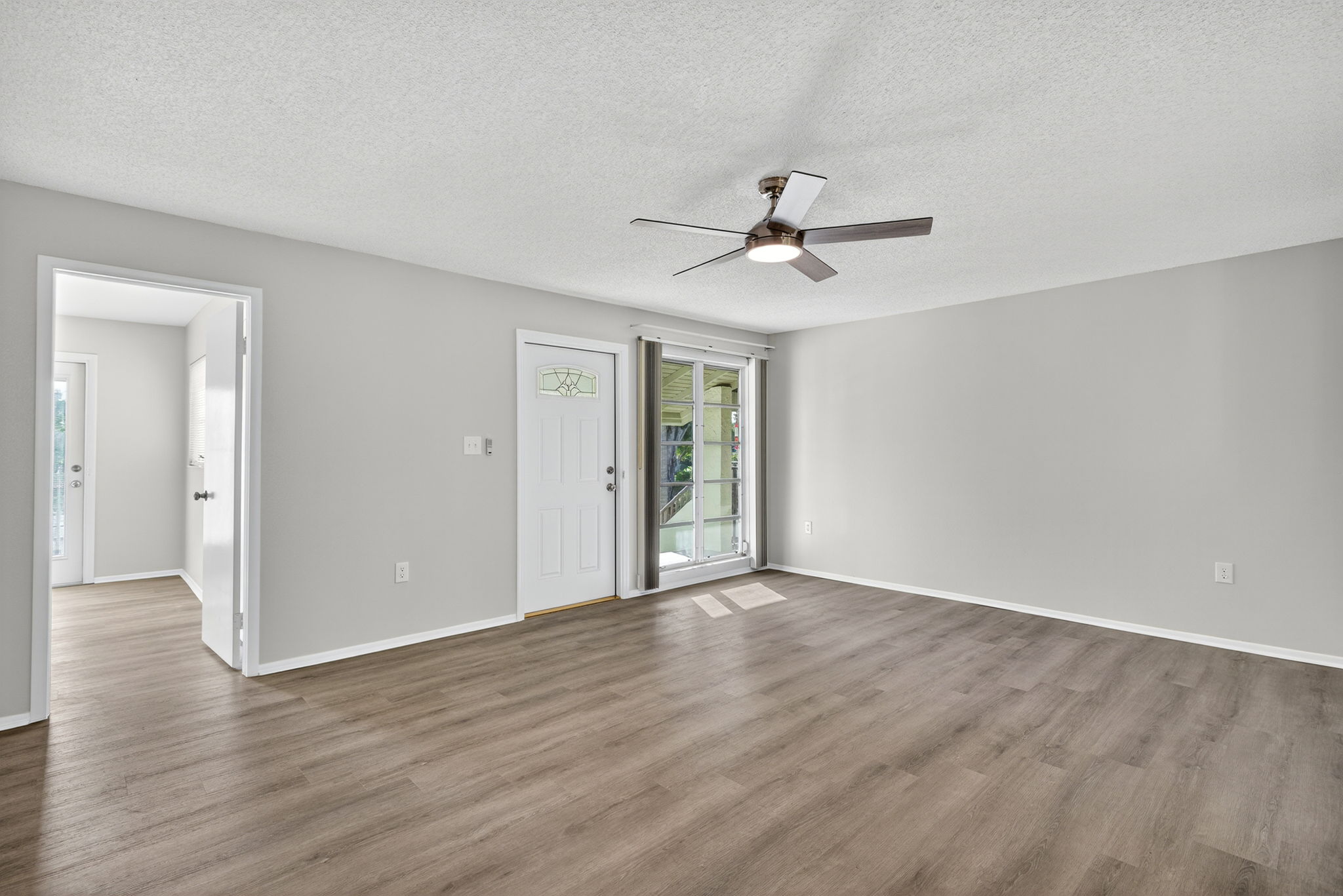 Living Room 4 of 4