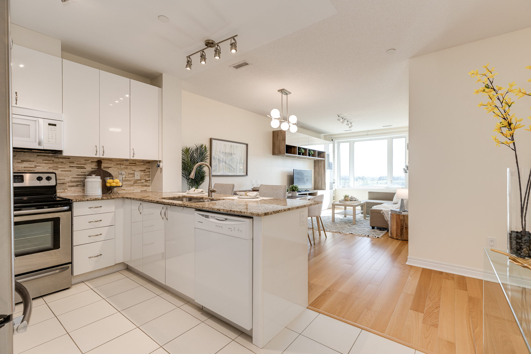 Markham property showcase — delivered property photograph 4