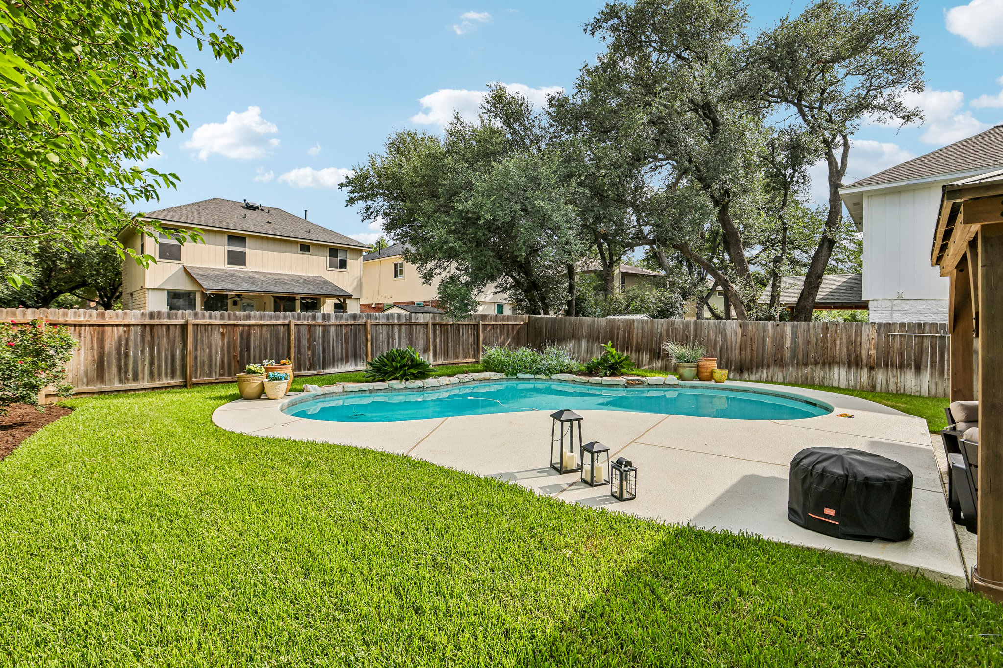 Peabody Dr-S2506-046.jpg