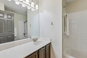 Peabody Dr-S2506-034.jpg