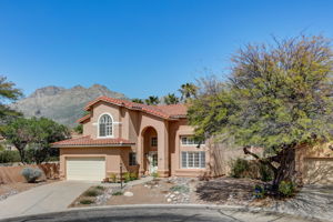 Front with views of Catalina Mountains