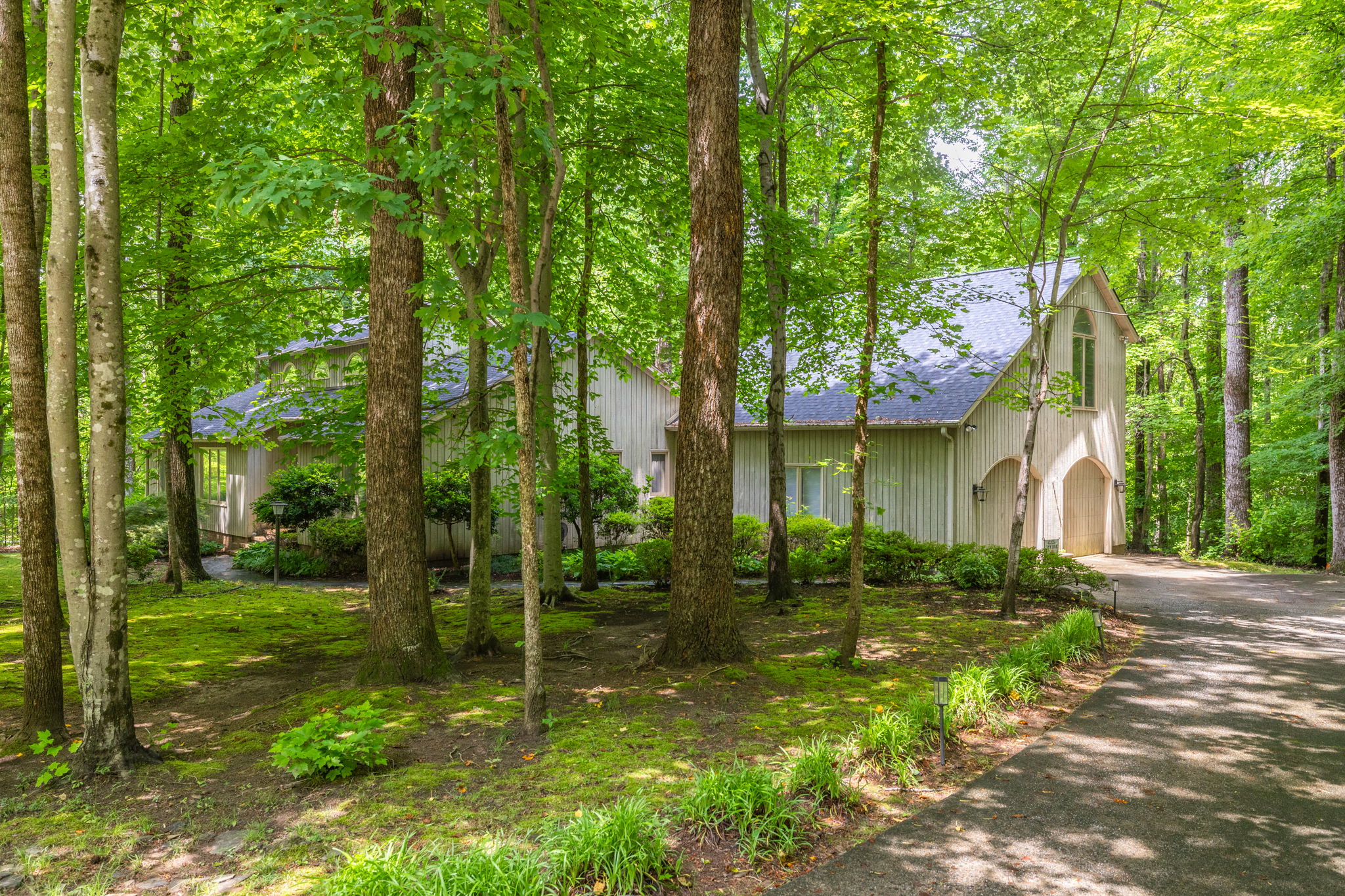 7404 Phelps Ct-2