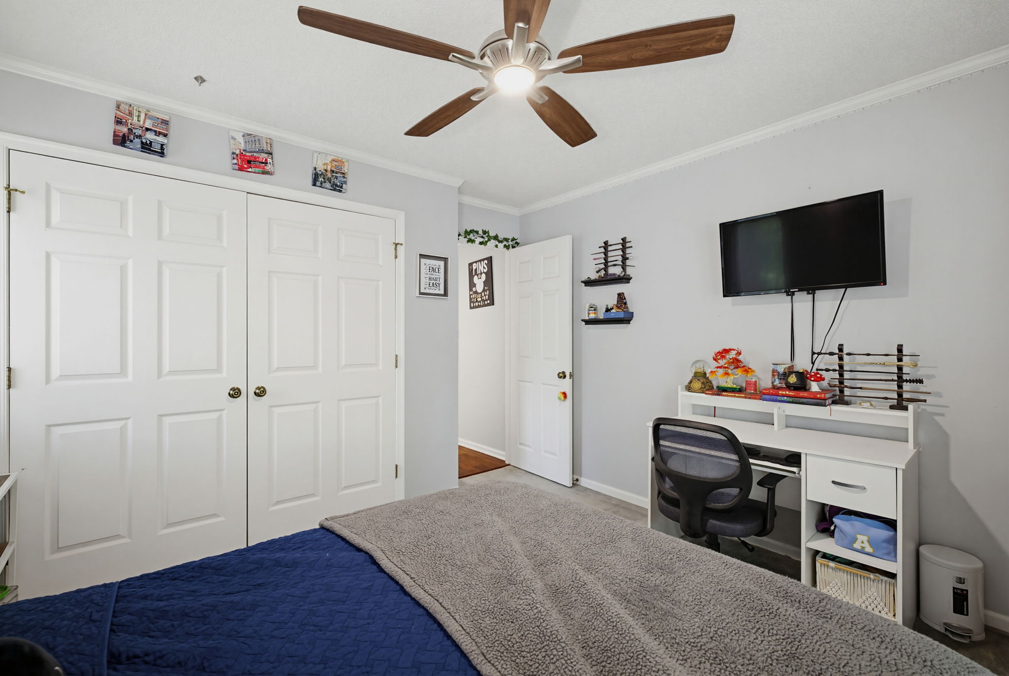 7404 Phelps Ct-19