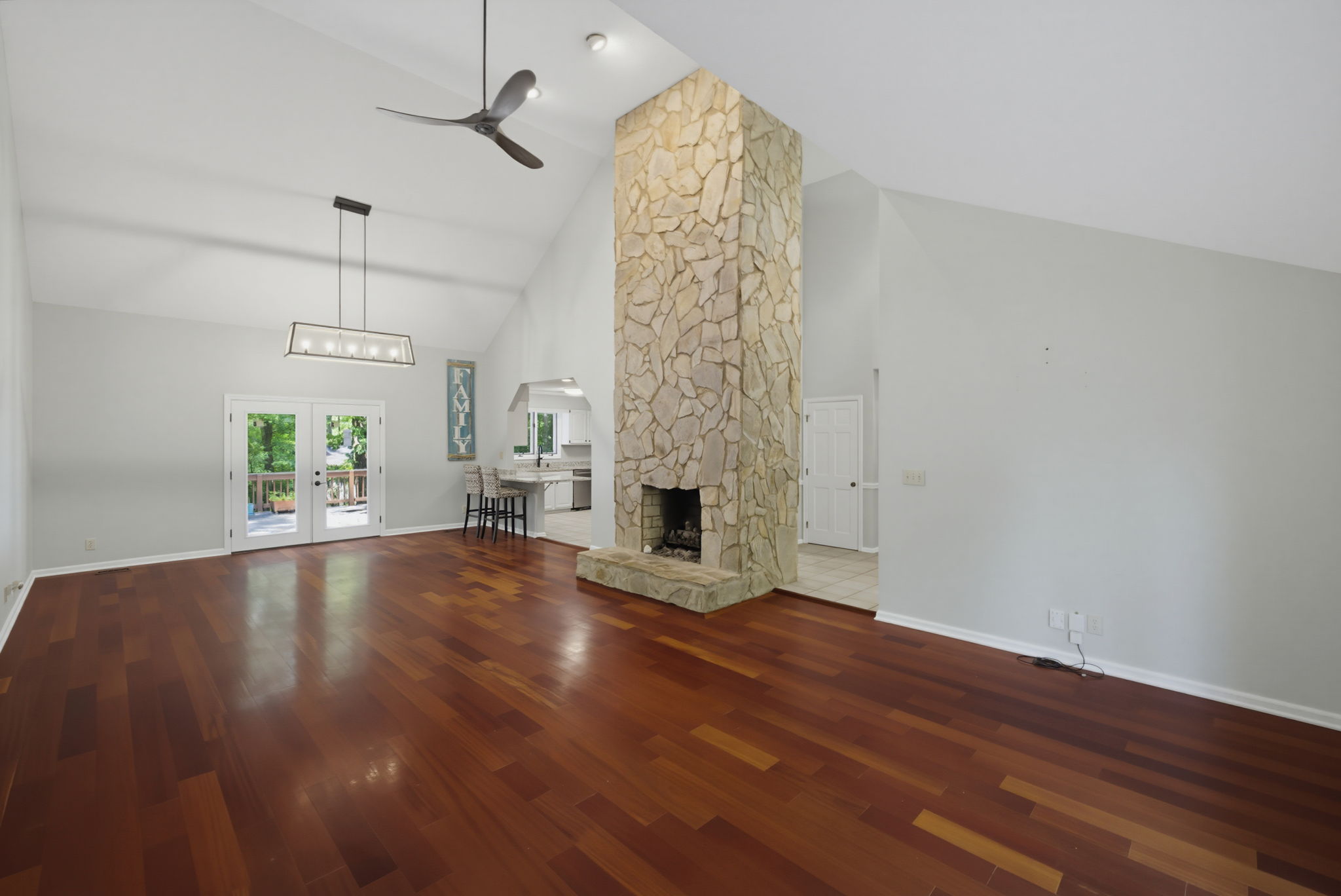 7404 Phelps Ct-3