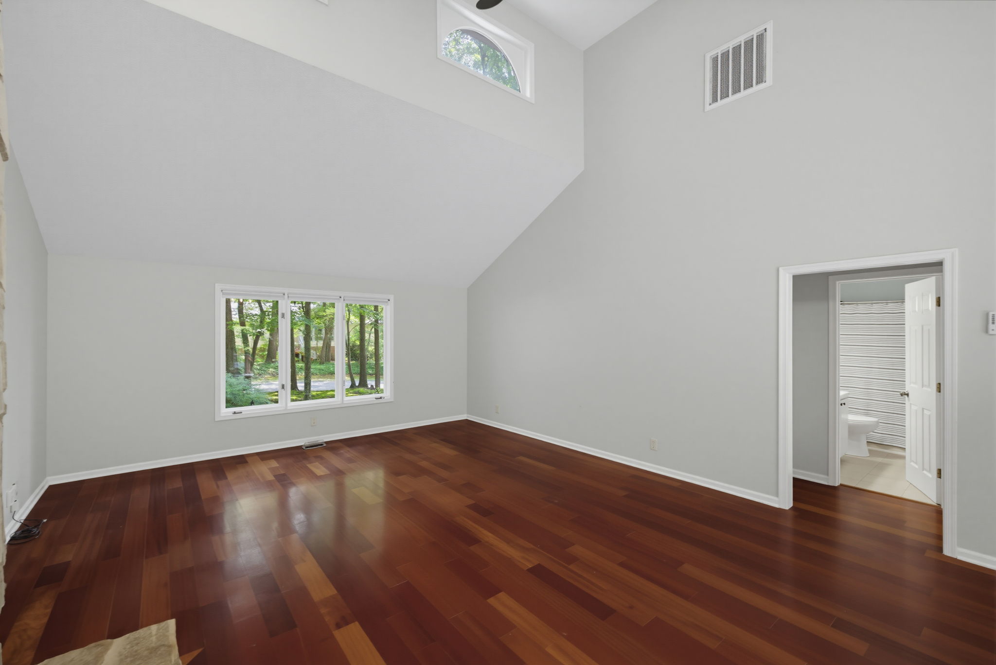 7404 Phelps Ct-5