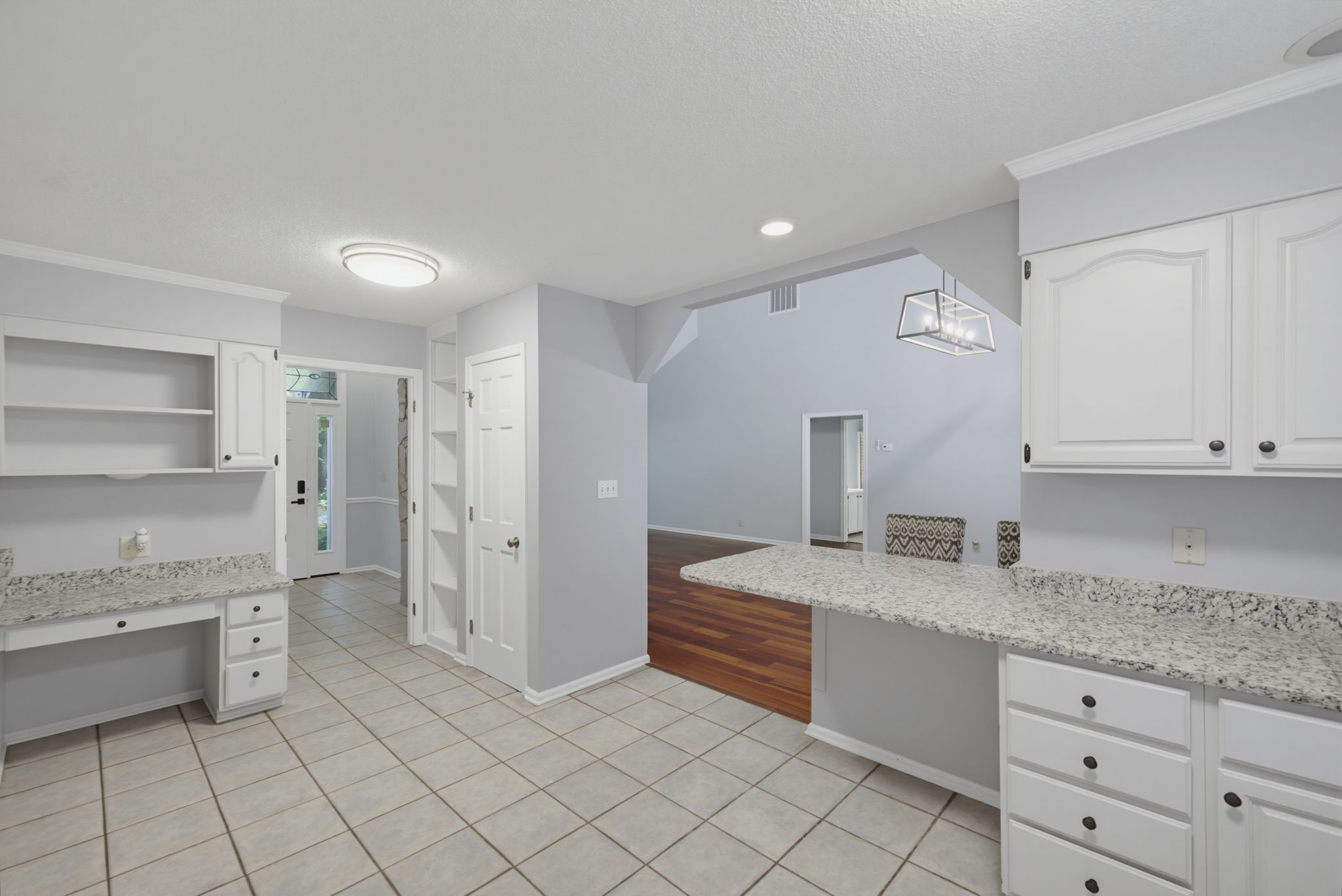 7404 Phelps Ct-10