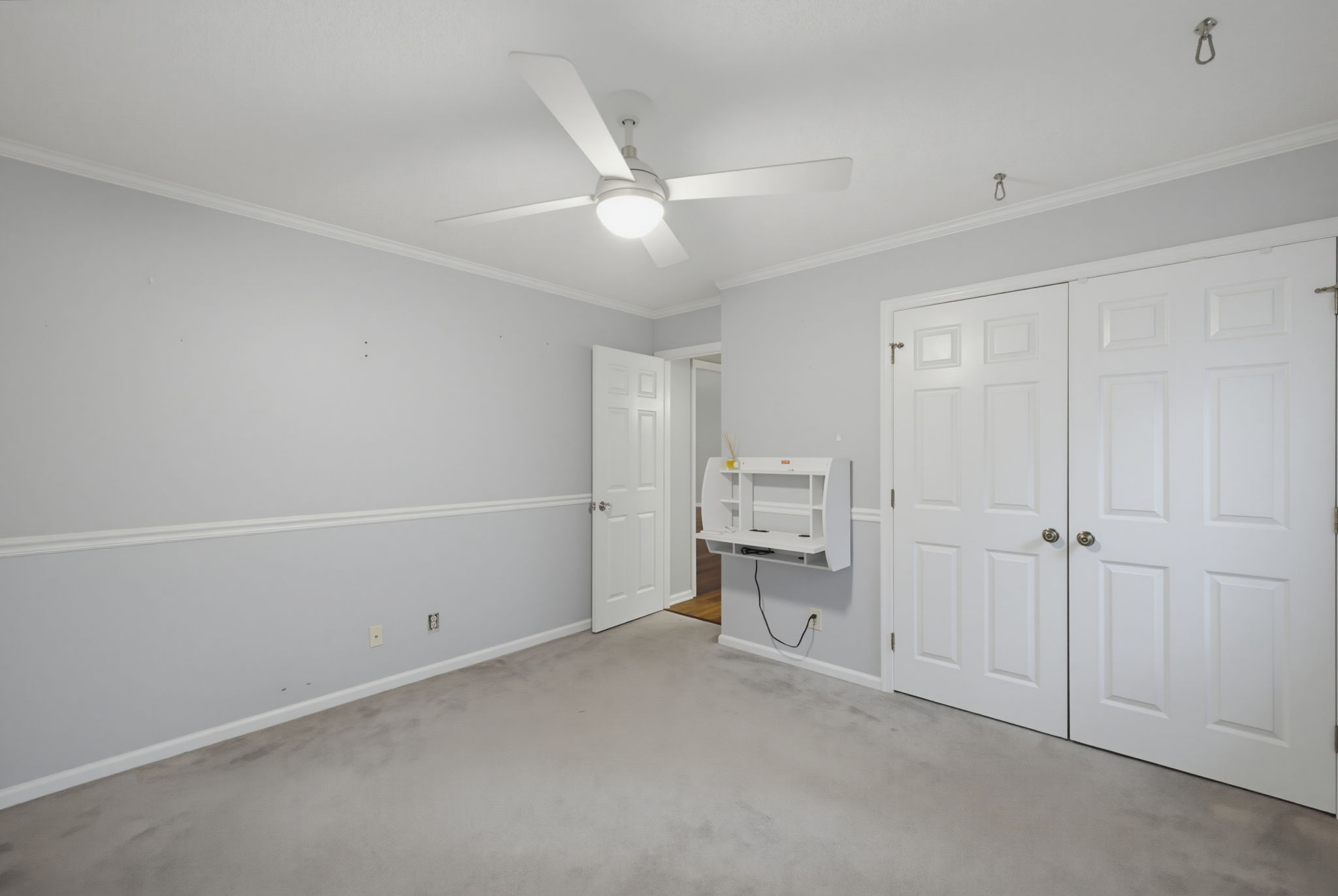 7404 Phelps Ct-19