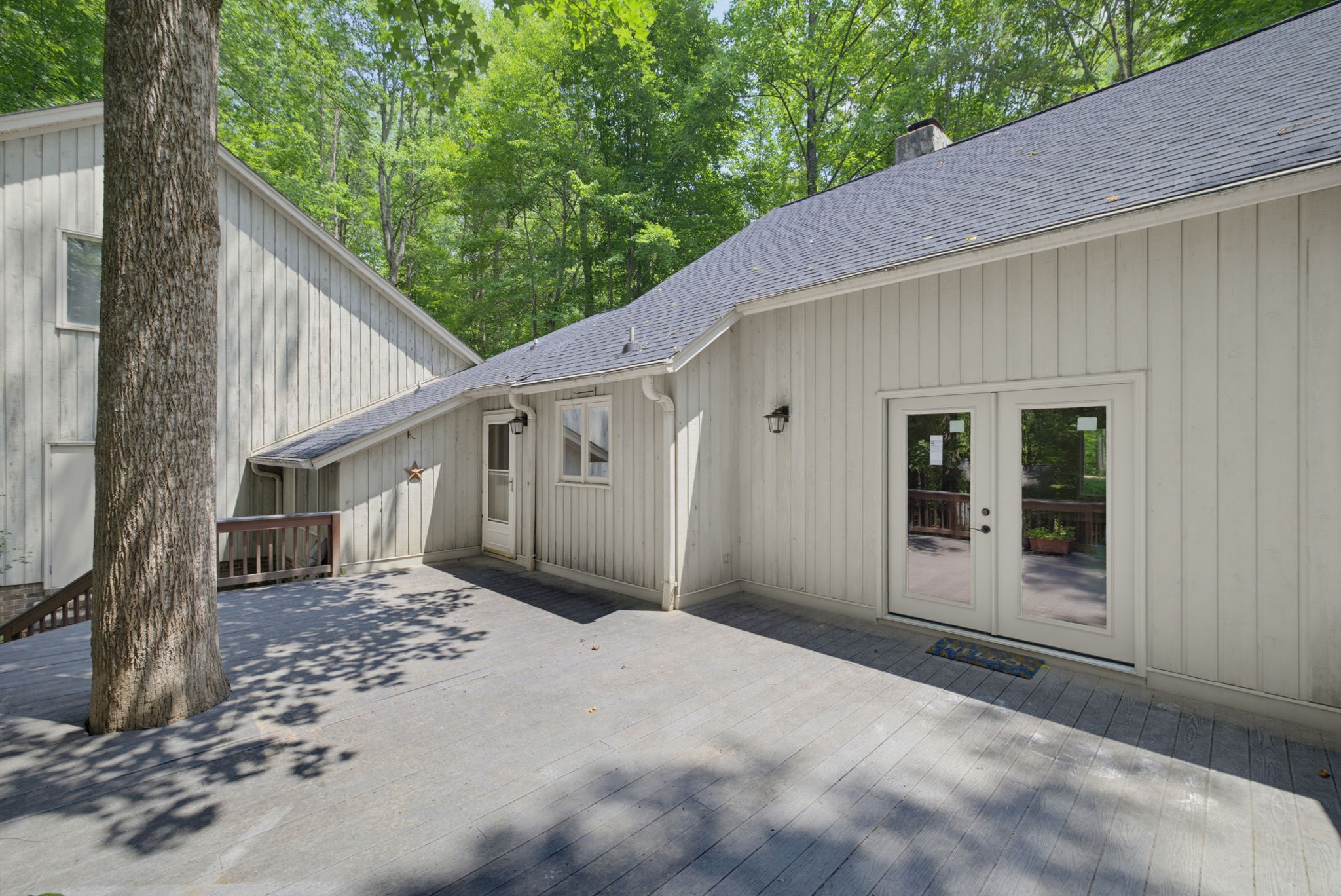 7404 Phelps Ct-27