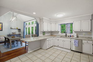 7404 Phelps Ct-12