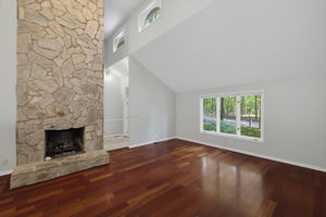 7404 Phelps Ct-4