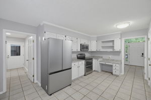 7404 Phelps Ct-11