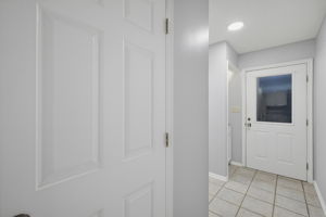 7404 Phelps Ct-20