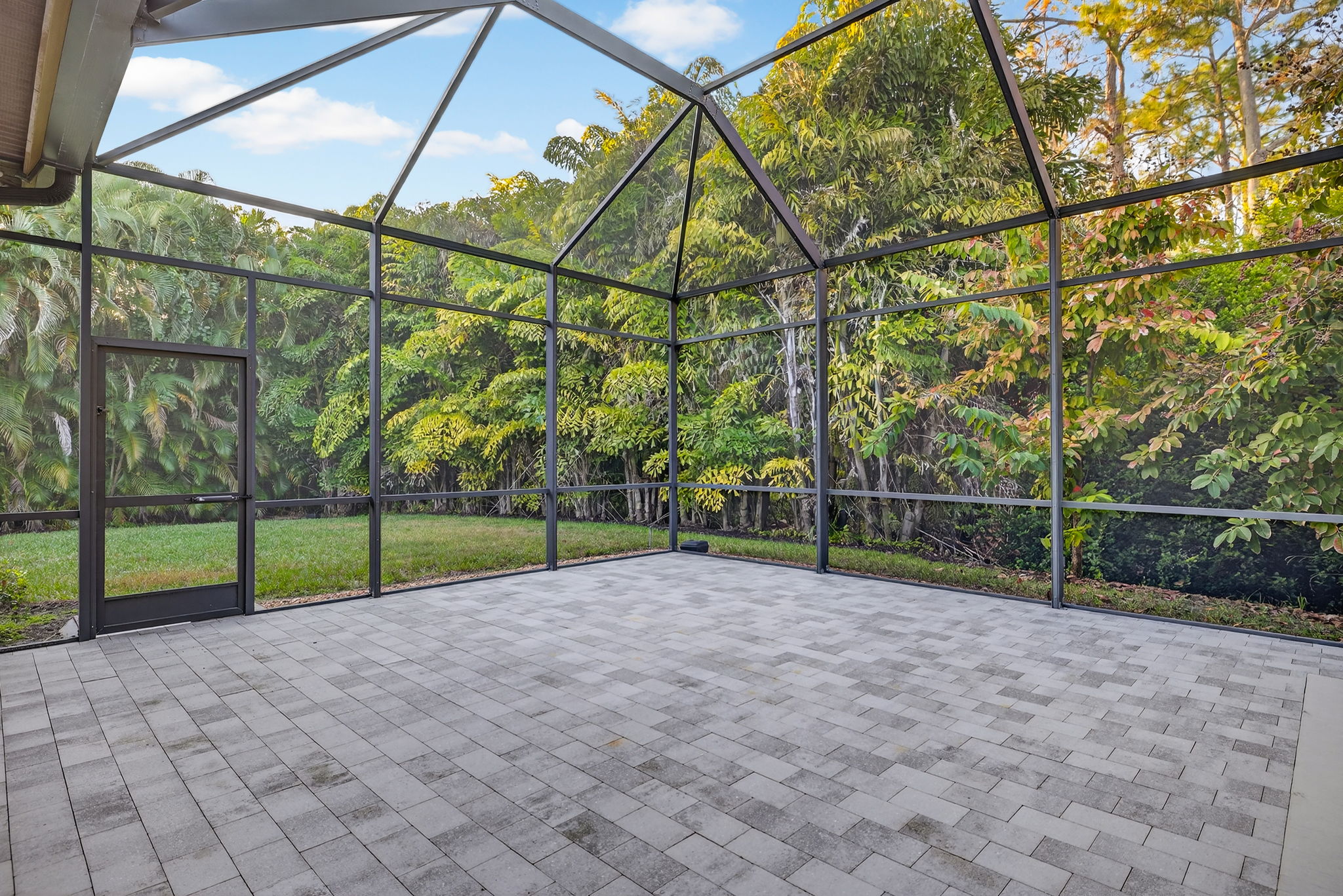 RS - Poolside 2 of 2