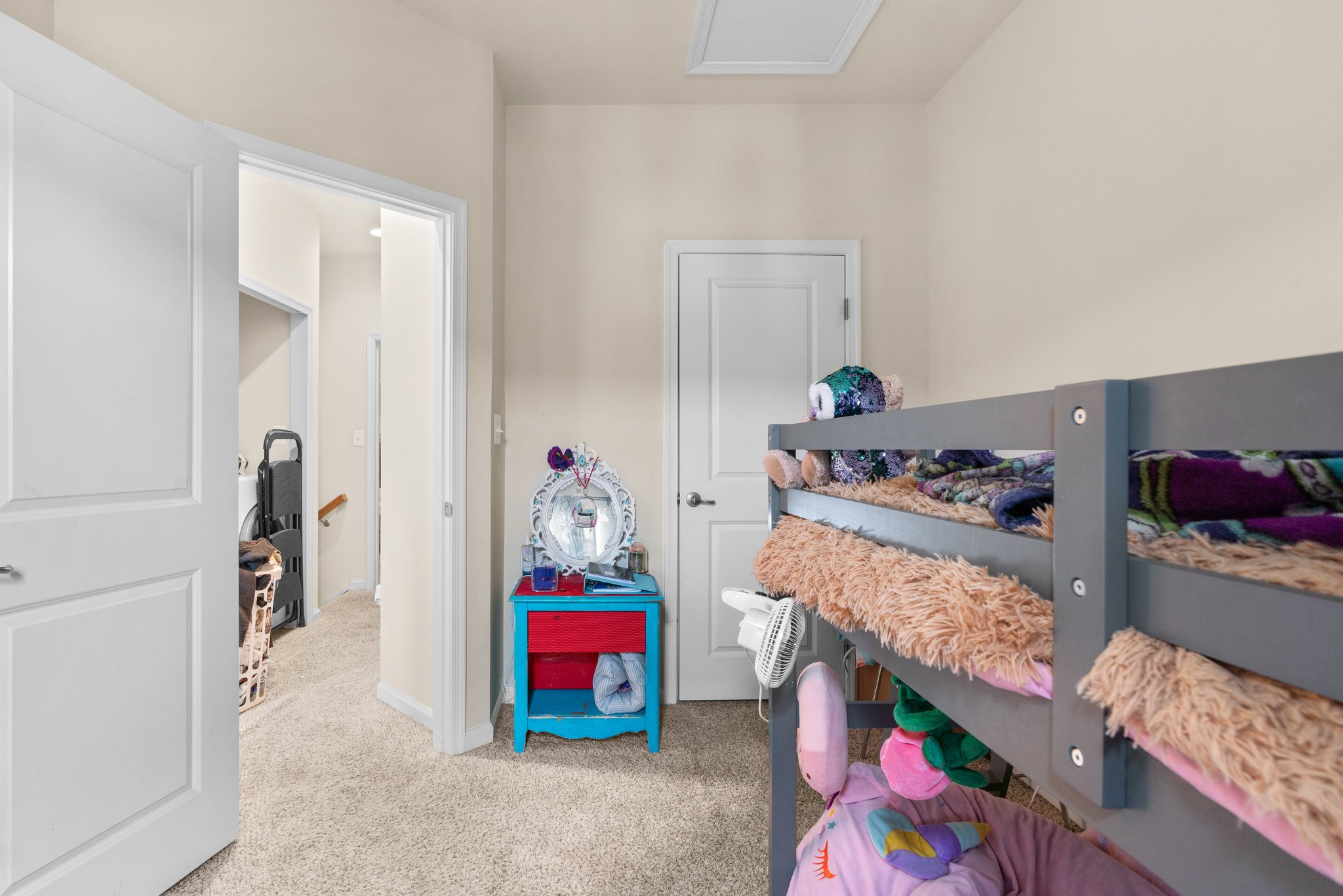 21. Upper bedroom.jpg