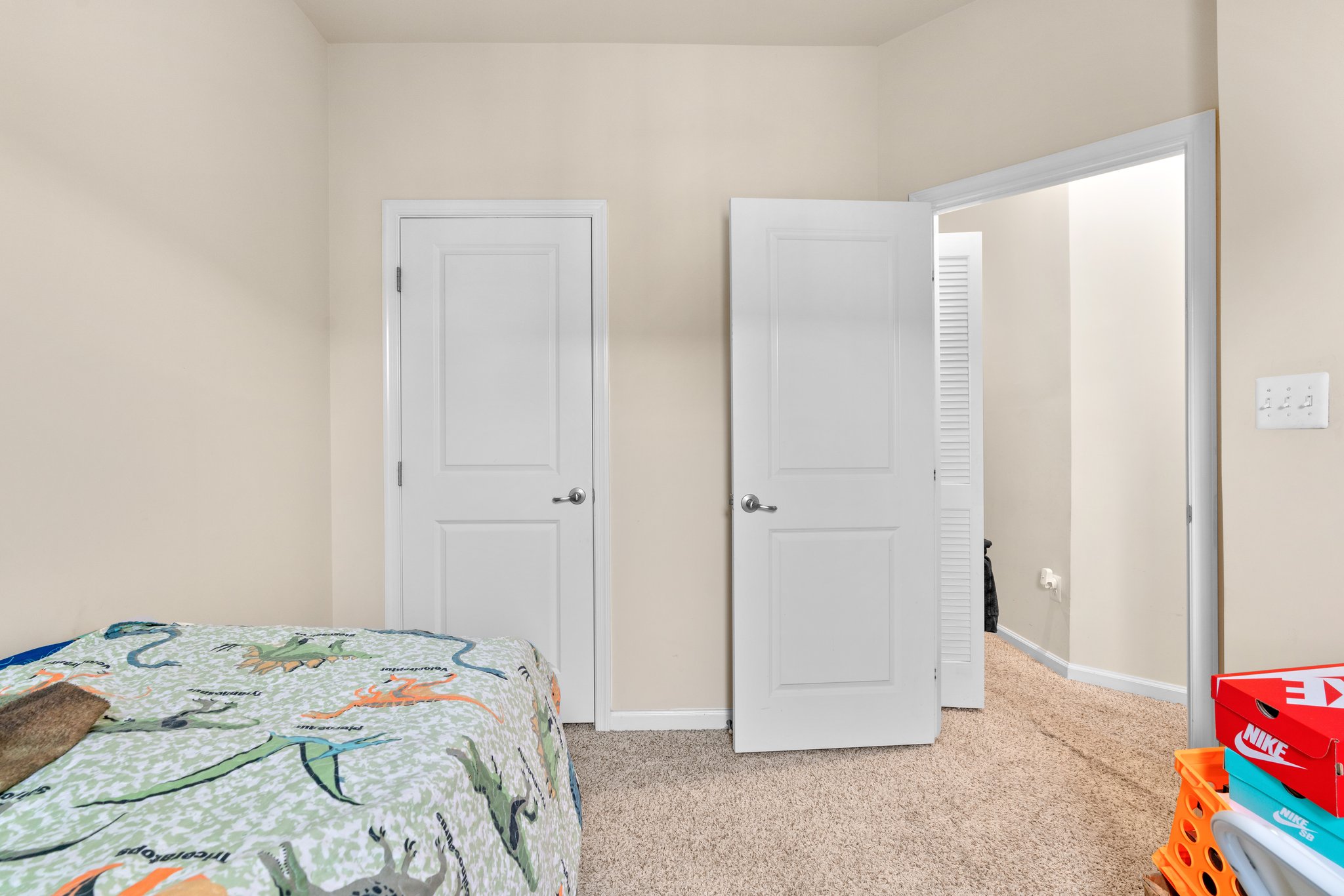 24. Upper bedroom.jpg