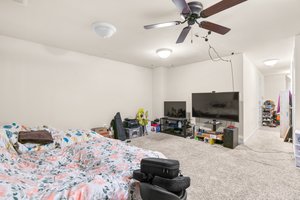 33. Family room.jpg