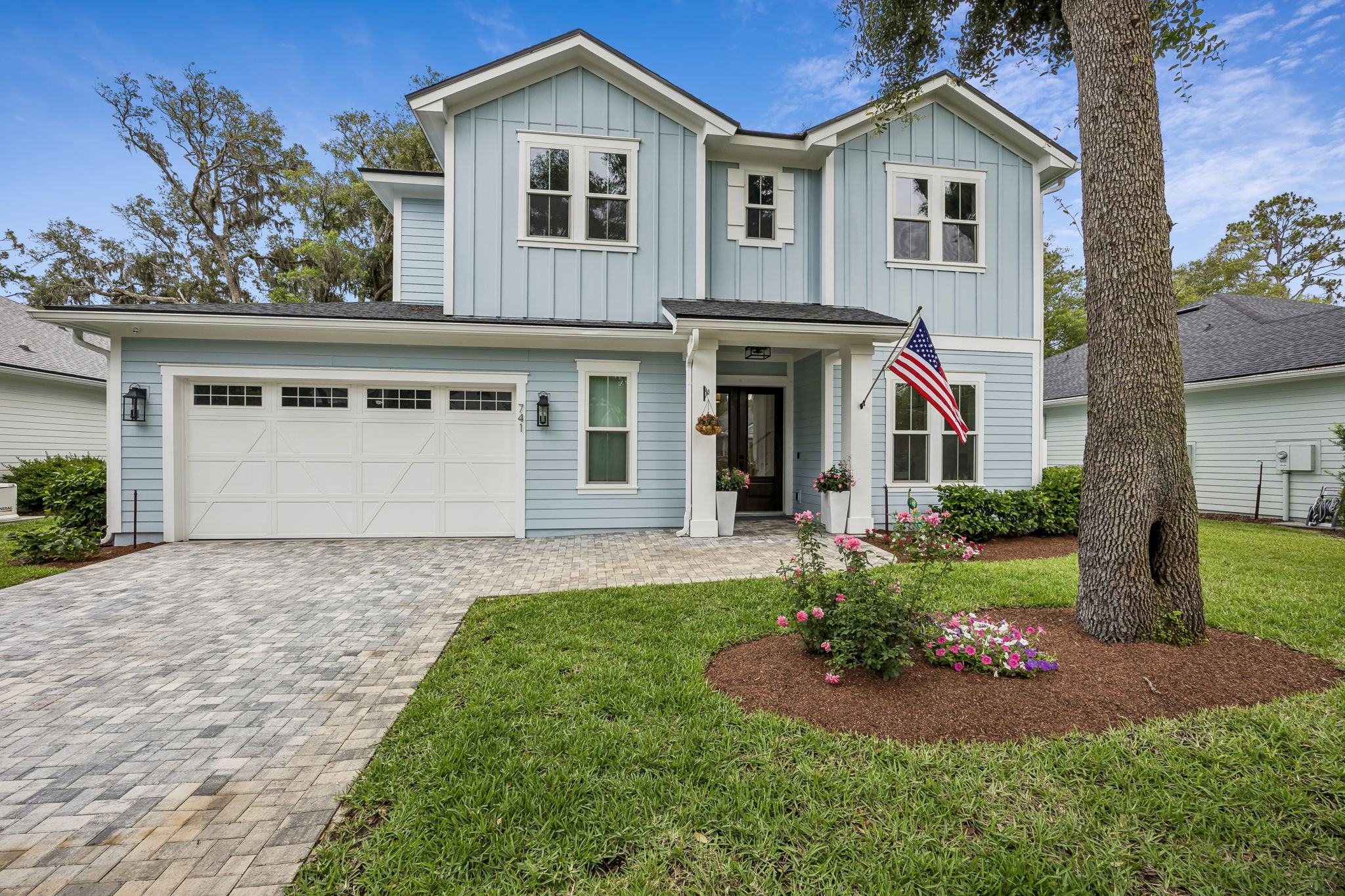 Welcome to 741 Magnolia Blf Wy