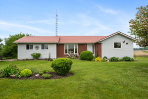  Photo 0