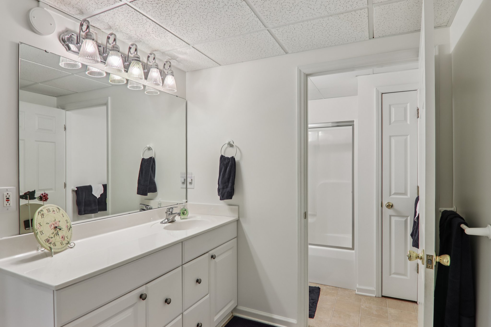 Zelda Court-L2602-046.jpg