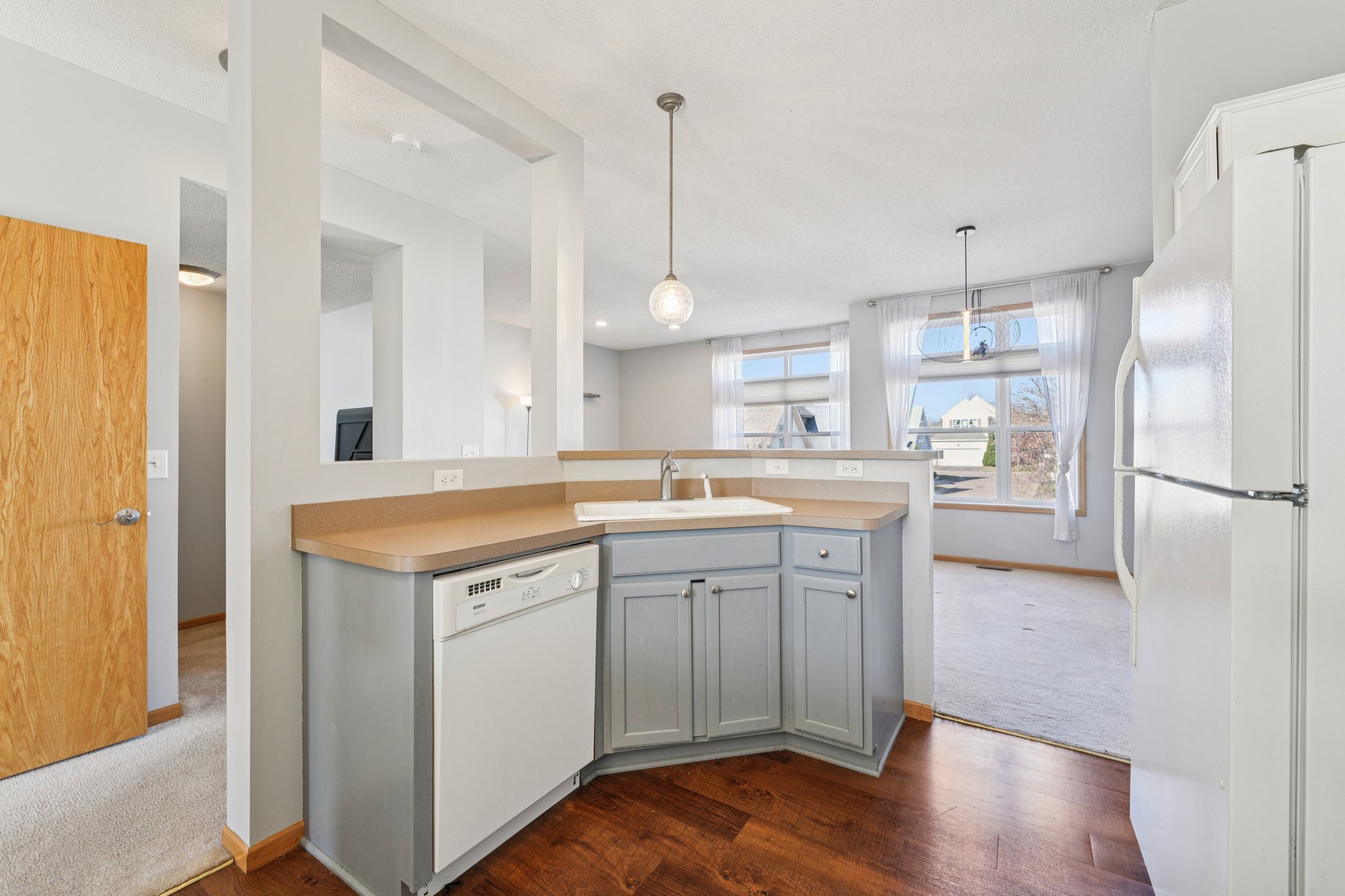 Zane Ave N-S1104-018.jpg