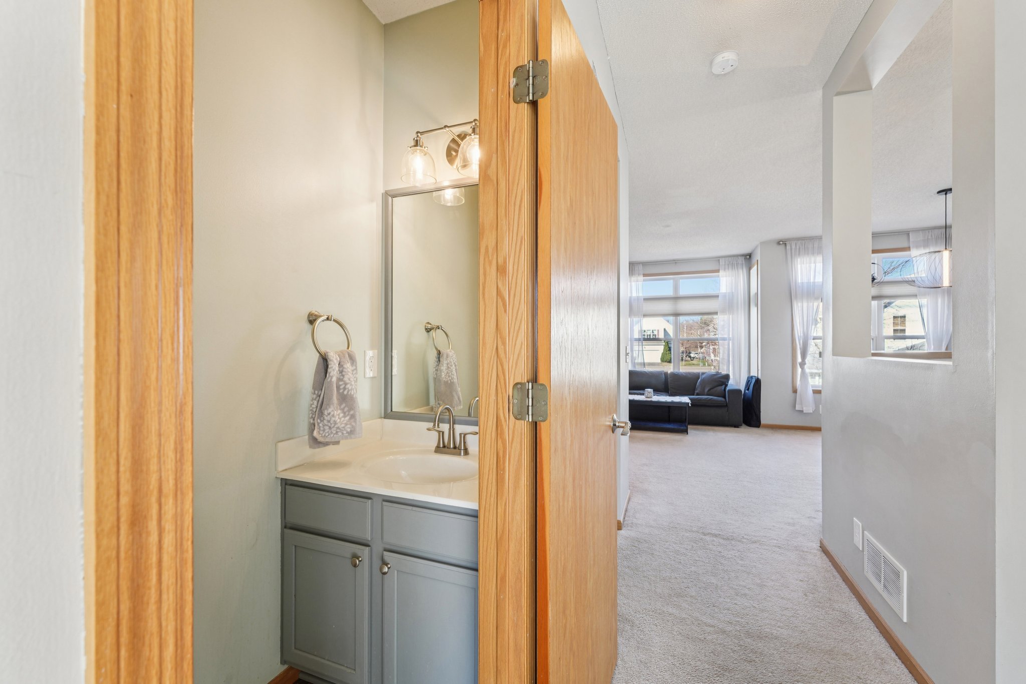 Zane Ave N-S1104-022.jpg