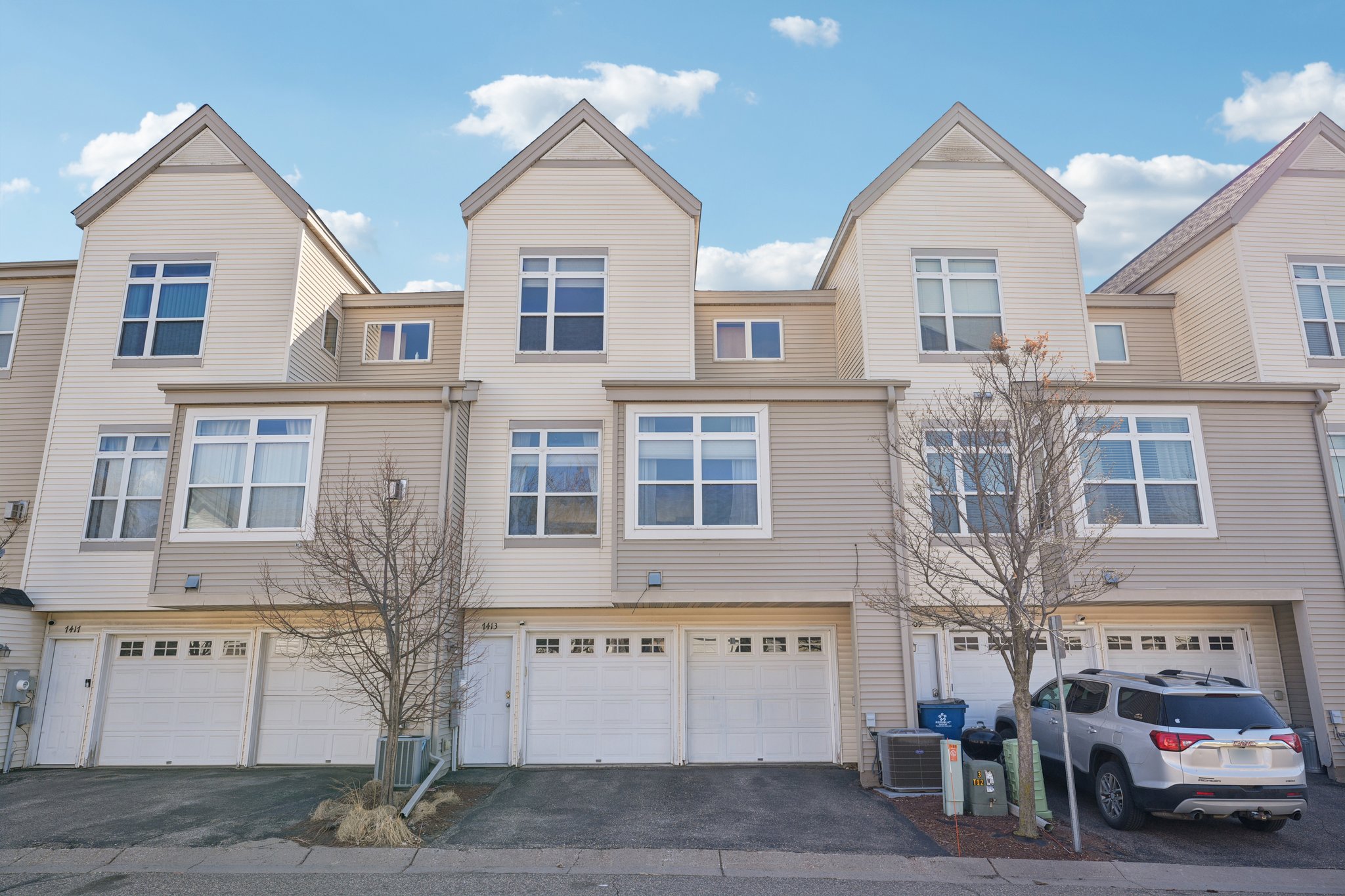 Zane Ave N-S1104-039.jpg