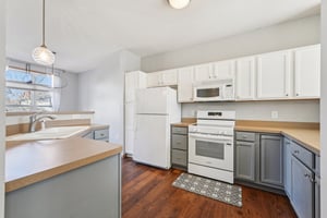 Zane Ave N-S1104-017.jpg