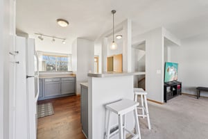 Zane Ave N-S1104-023.jpg