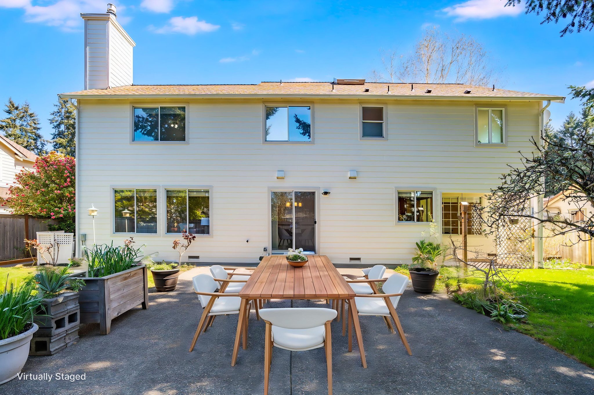 0408 - 7414 Lakewood - Klinkhammer-01 virtually staged.jpeg