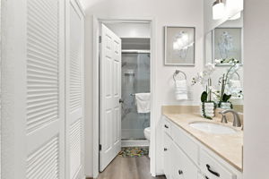 031_F8_7415 Phinney Way
